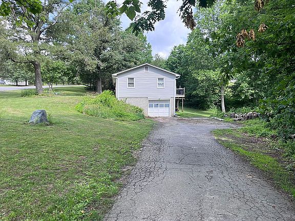 2nd image of 190 Goldview Rd