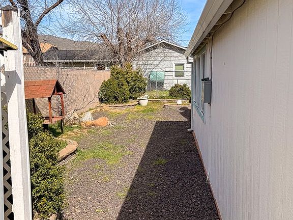 4th image of 615 Shasta Ave #A