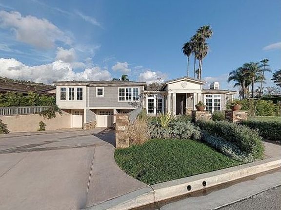 Mini Montage Front of Home