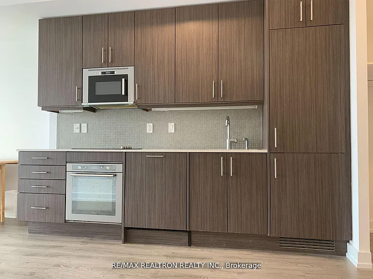 297 College St #917 — Photo 11