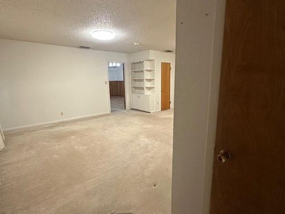 4th image of 508 W 6th St