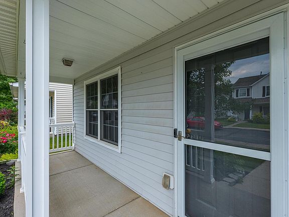 3rd image of 1775 Meadowlawn Dr