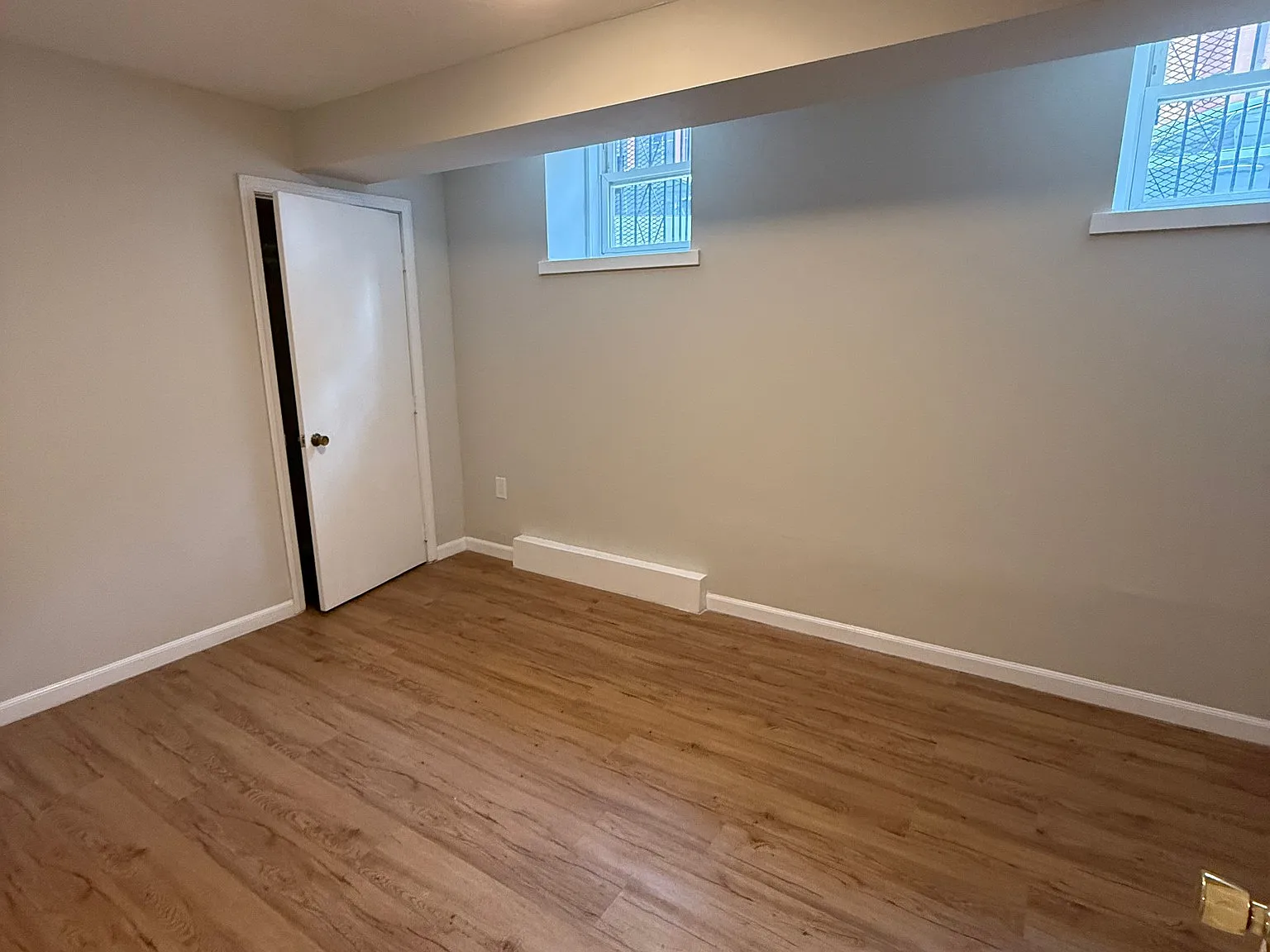 4 bed, 2.0 bath, $6,660 — Photo 3