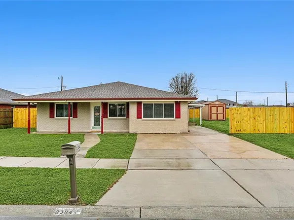 2304 Jean Lafitte Pkwy, Chalmette, LA 70043