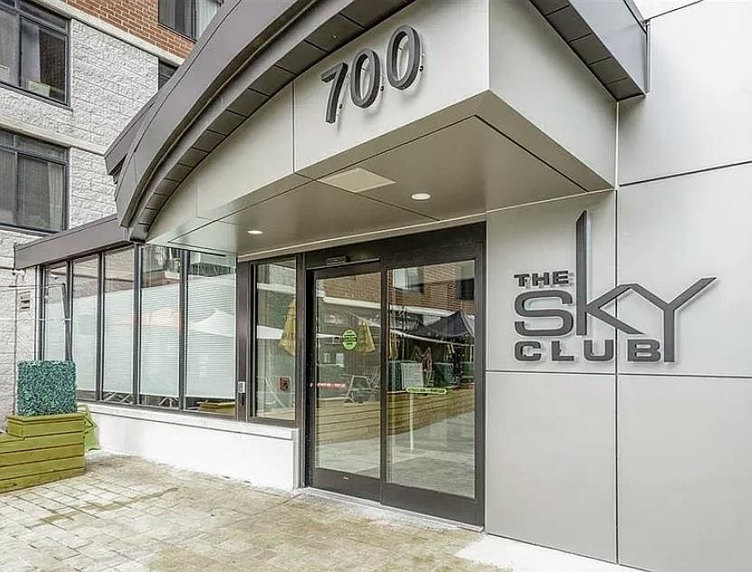 1st image of 700 1st St APT 11V