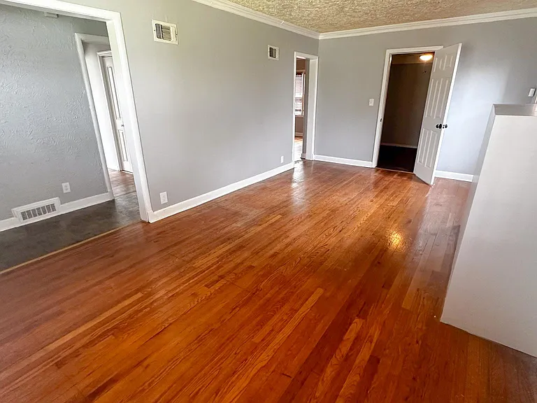 5142 Brooklyn Ave — Photo 4