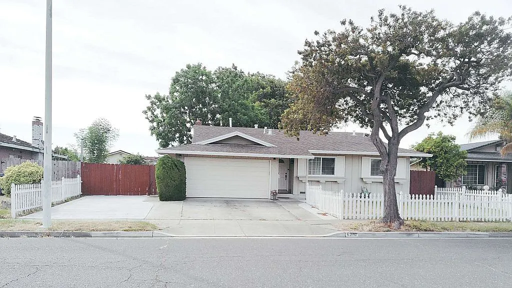6370 Smith Ave photo 1