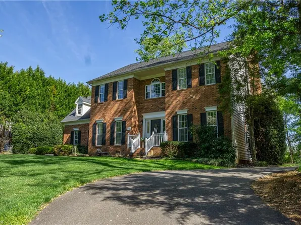 2190 Benwicke Dr, Pfafftown, NC 27040