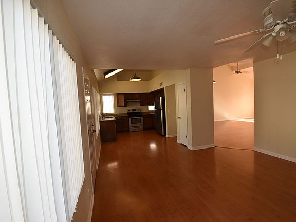 3rd image of 7138 W Corrine Dr