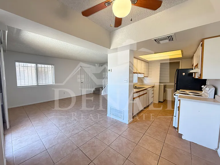 4006 S 44th St — Photo 6