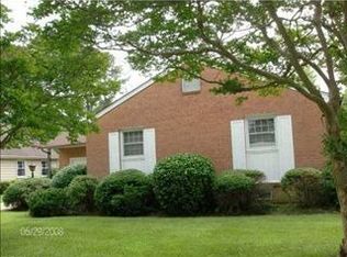 21 Garrett Dr, Hampton, VA 23669