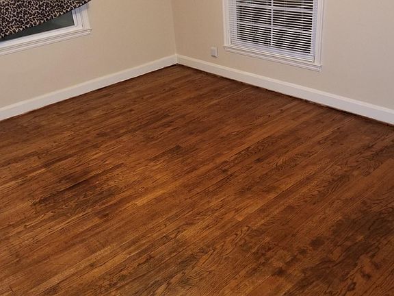 2nd image of 720 W 6th St