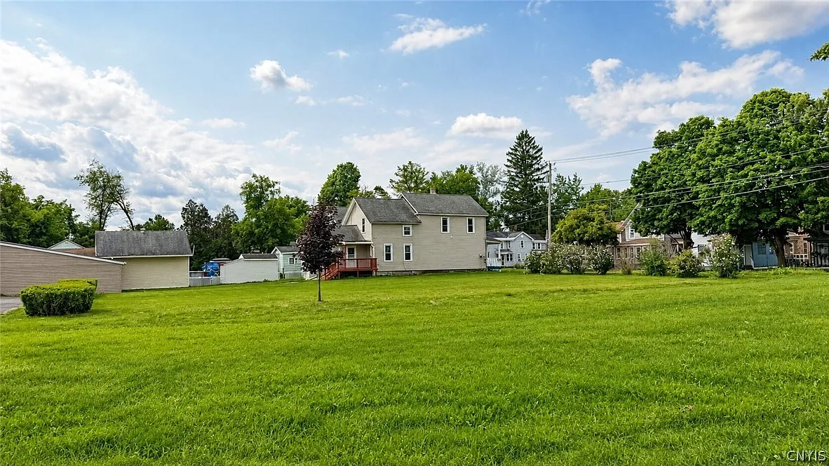 3 bed, 1.0 bath, 780 sqft, $1,500 — Photo 3