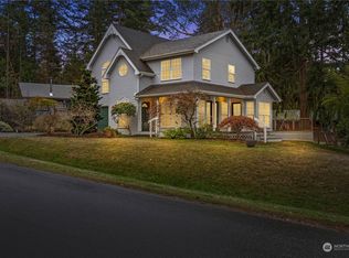 576 Dolphin Dr, Freeland, WA 98249