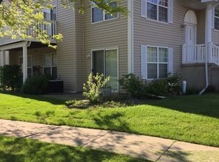 1020 Castleshire Dr #3A, Woodstock, IL 60098
