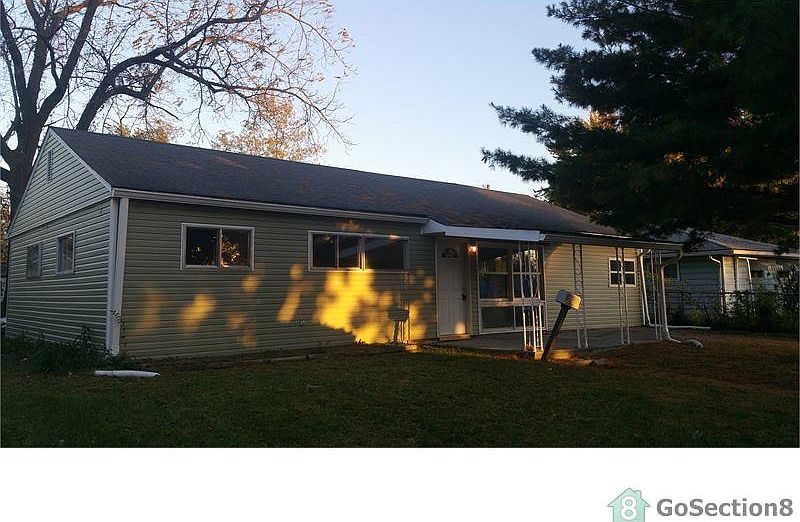 1st image of 4807 N Kenyon Dr