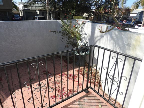 3rd image of 4440 Mentone St #4440