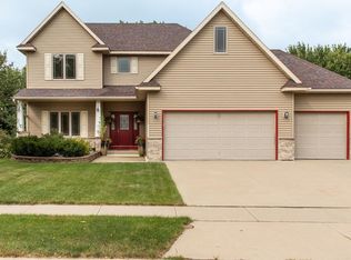 2451 Crimson Ridge Cir NW, Rochester, MN 55901
