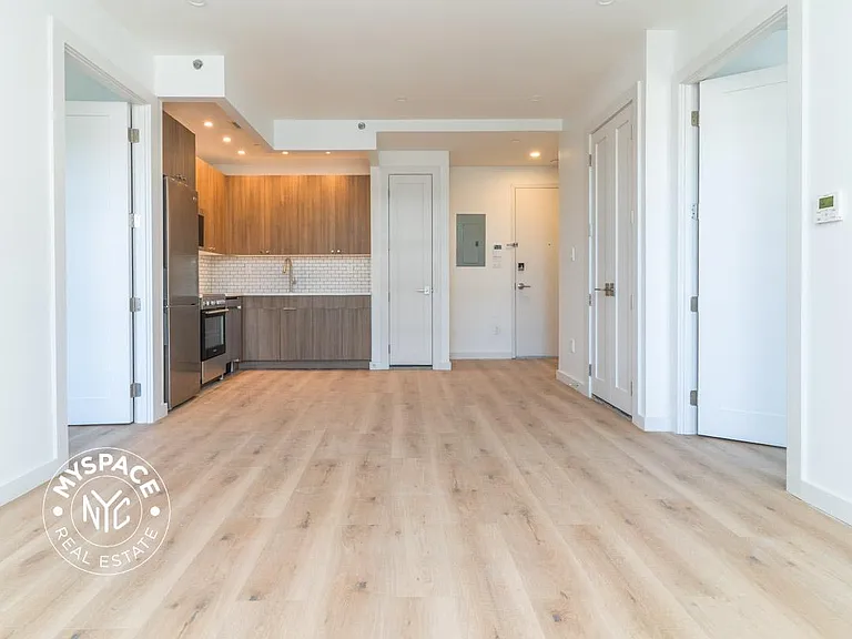 77 Hudson Ave #3 — Photo 5