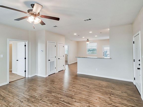 2nd image of 1915 Dartmouth St #2B-2Ba-1092Sqft