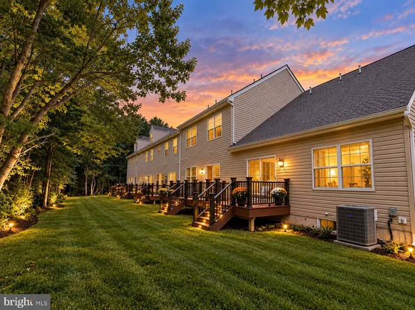 4 Wayne Ct, Blackwood, NJ 08012