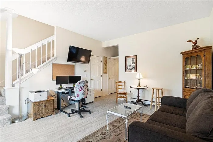 181 Riverside Townhouses Rd #181 — Photo 9