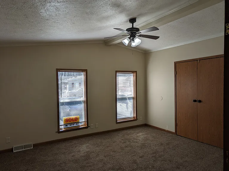 Broadview Estates — Photo 39