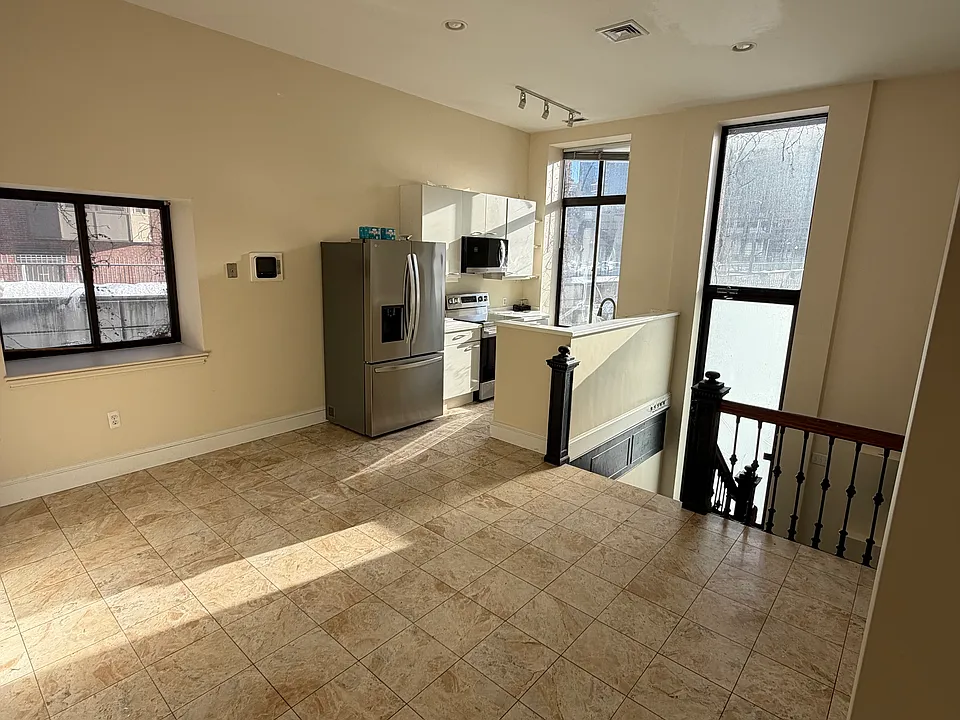 108 Richmond St #1