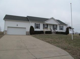 1381 Walker Cemetery Rd, Pleasant View, TN 37146