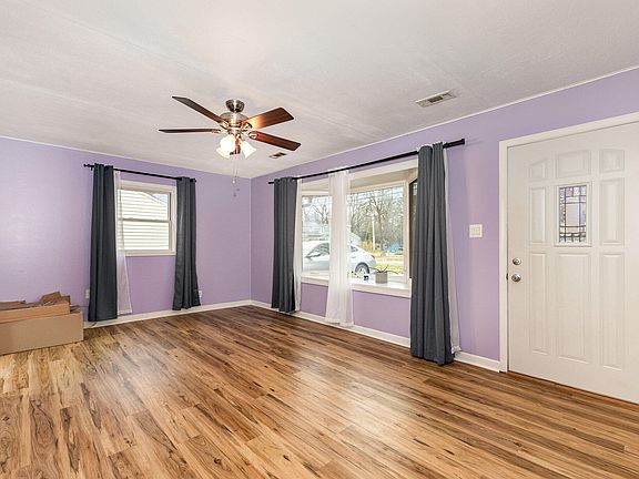 3rd image of 300 Woodlawn Ave
