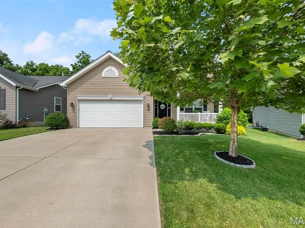127 Cobble Rd, O'Fallon, MO 63366