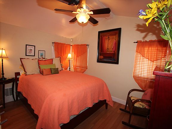4th image of 812 Sunset Ct