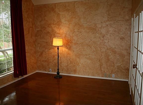 3rd image of 4724 Holly Berry Dr