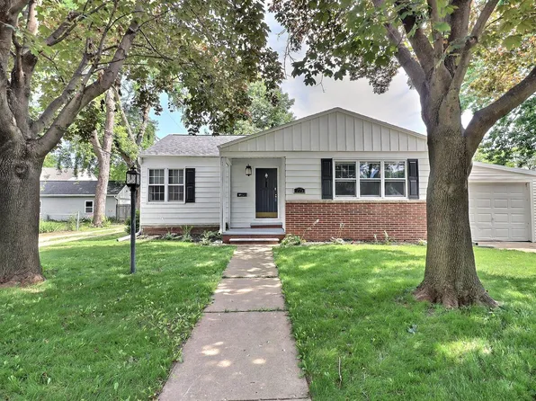 715 Morris St, De Pere, WI 54115