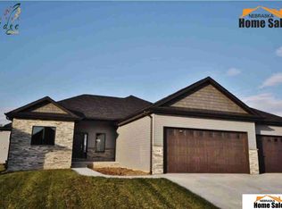 7358 Dempster Dr, Lincoln, NE 68516