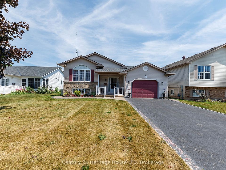 1st image of 121 Rochelle Cres