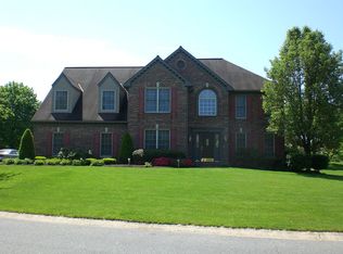 214 Heatherstone Way, Lancaster, PA 17601