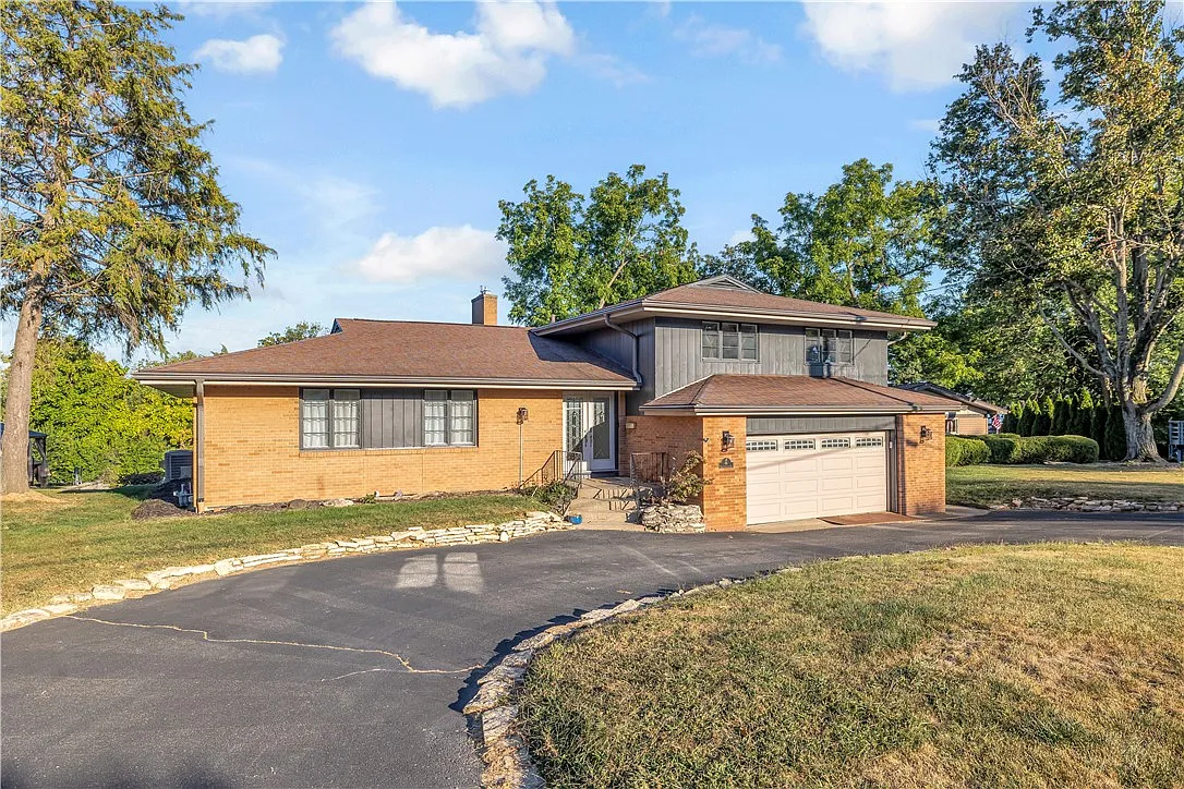 66 Eastmoreland Dr photo 1