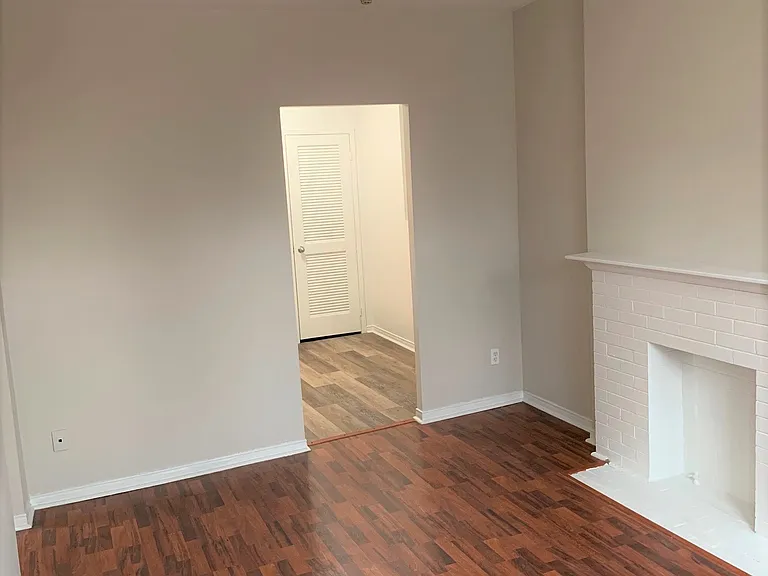 414 Jarvis St — Photo 7