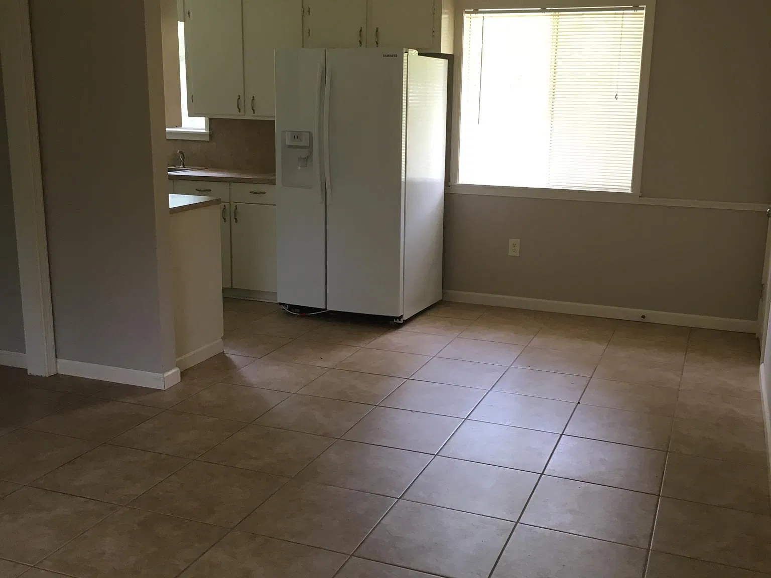 3 bed, 1100 sqft, $1,425 — Photo 4