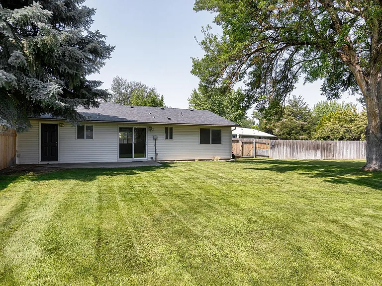 Complete Remodel near Boise River _ Pet Friendly! — Photo 21