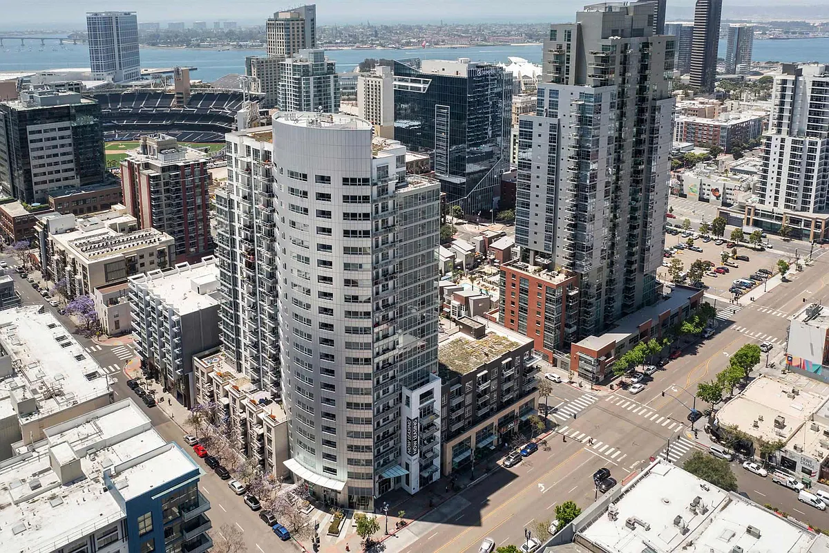 Building Photo - Strata