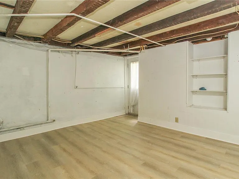 815 Market St — Photo 15