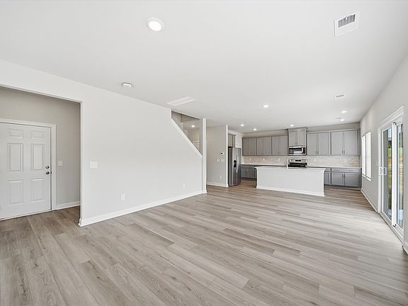 Welcome to the Dakota floorplan at The Farm at Wells Creek - Signature Collection.