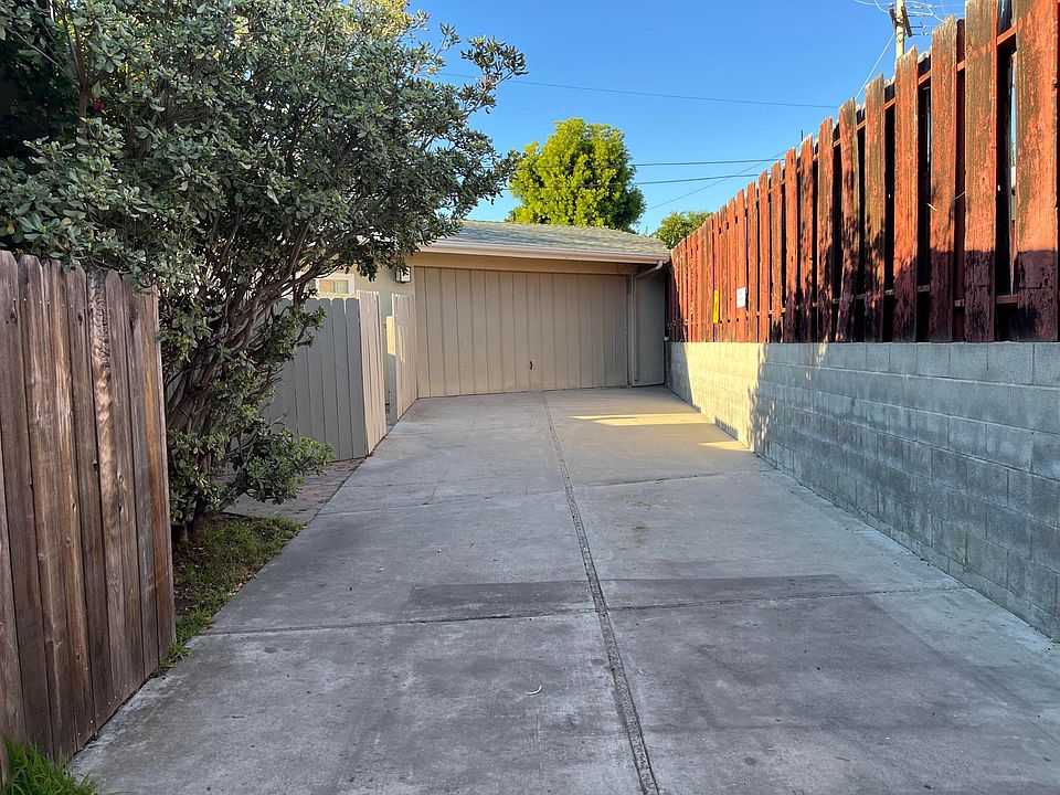 Studio apartment next to main house