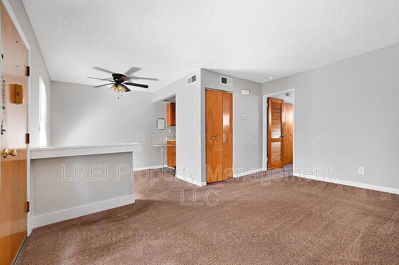 Parkway Plaza 4604 Southern Parkway A5 Apartments Louisville, KY