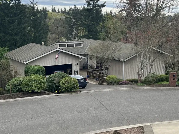 2 Falstaff St, Lake Oswego, OR 97035