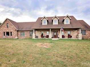 15601 Hebron Rd, Harvard, IL 60033