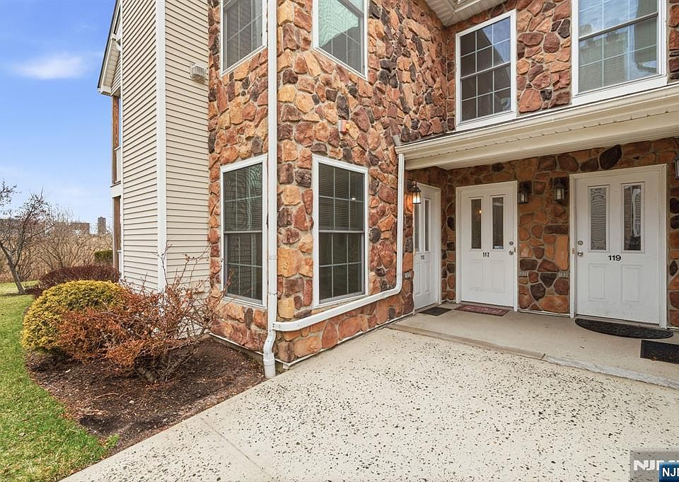 1st image of 116 Chariot Ct #116