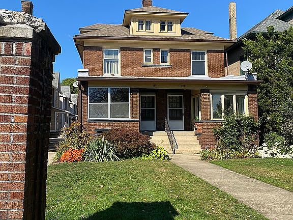3rd image of 577 W Lake Ave